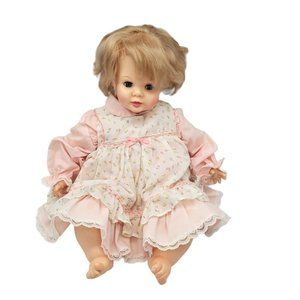 VTG 1977 SUZANNE GIBSON GIRL DOLL 22 INCH Blond Soft Body Baby 1970s Sleeps Cute
